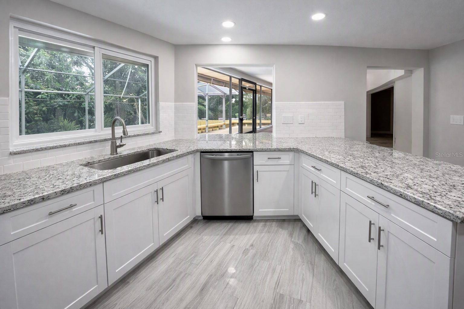 2 SUNSET BAY DR, Belleair, FL 33756