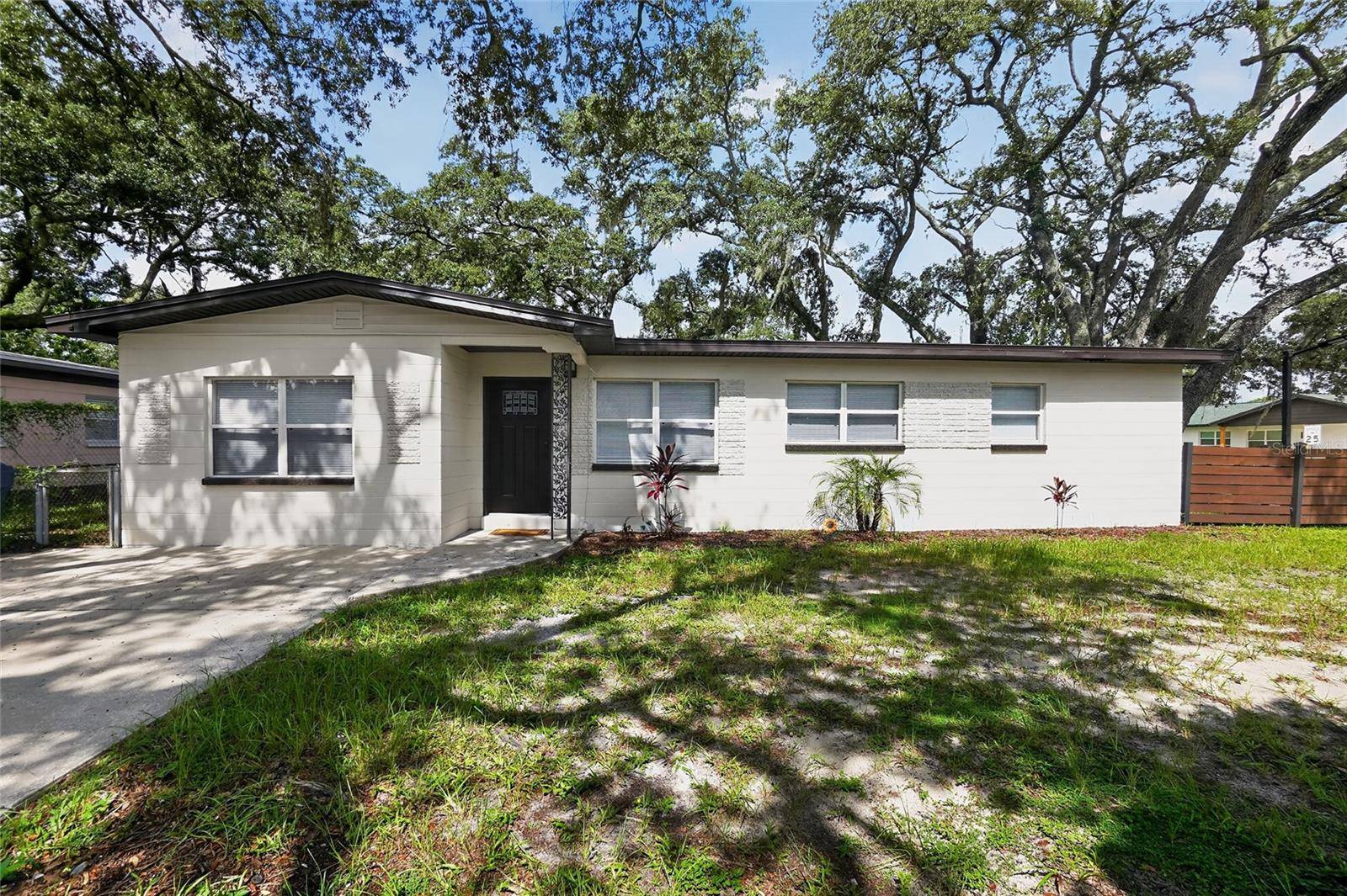 10420 N 22ND ST, Tampa, FL 33612