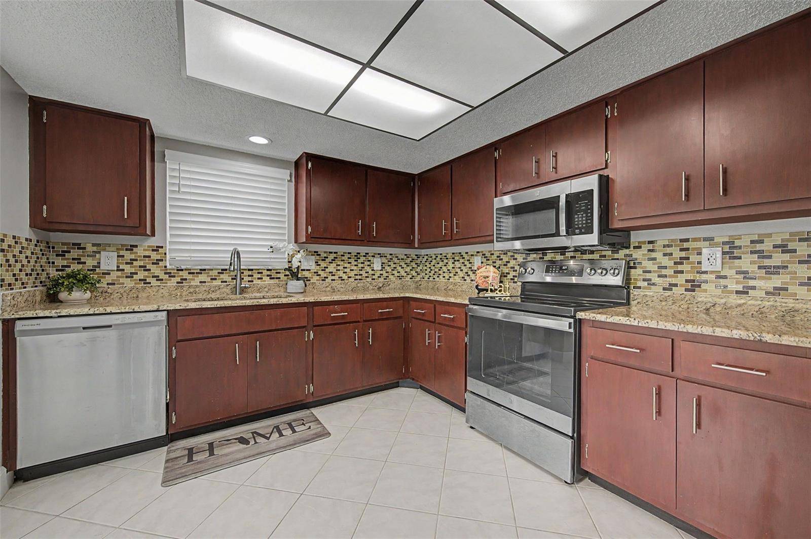 7800 FAIRLAWN DR, Hudson, FL 34667