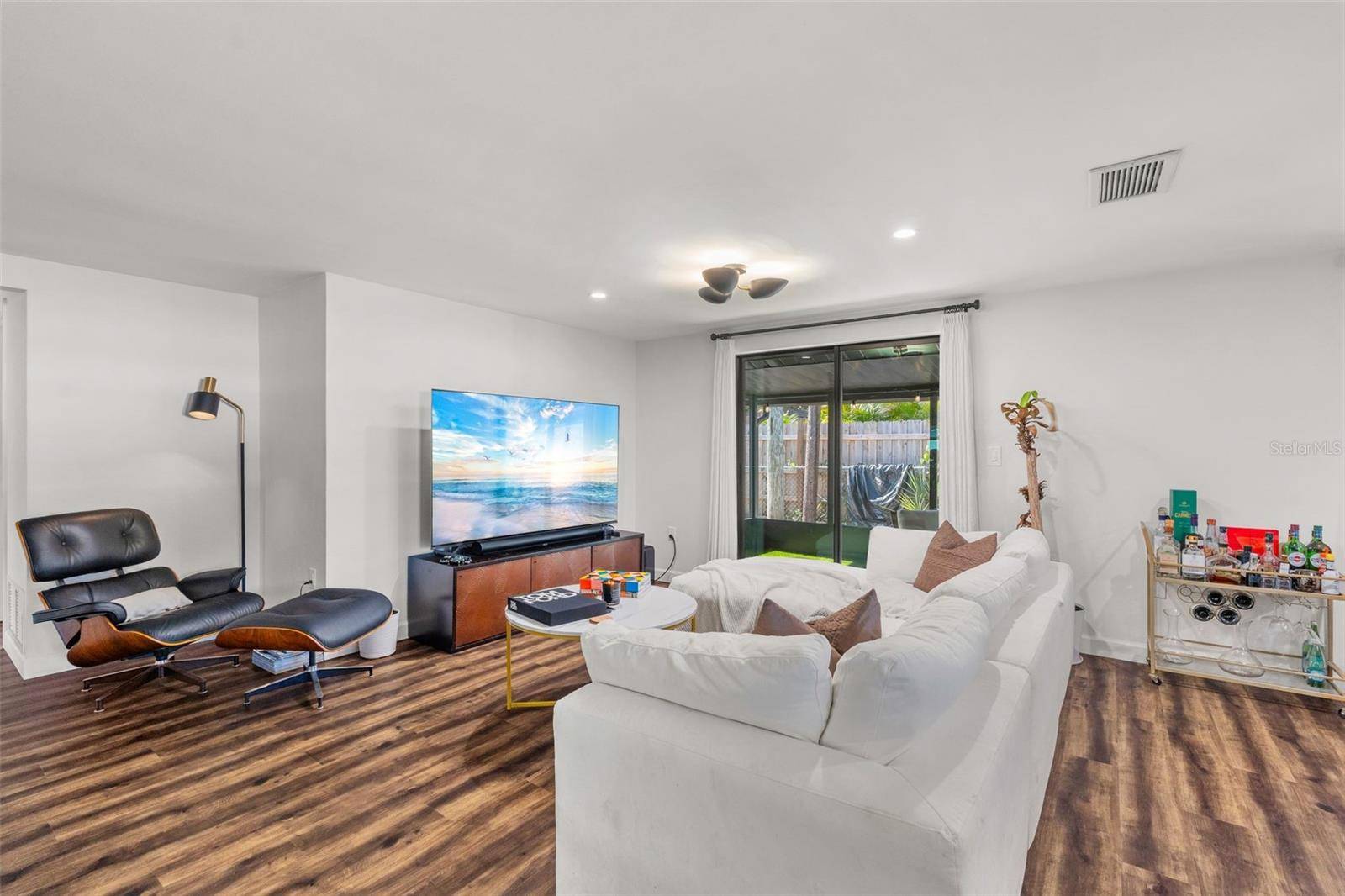 2874 DAVIS BLVD, Sarasota, FL 34237