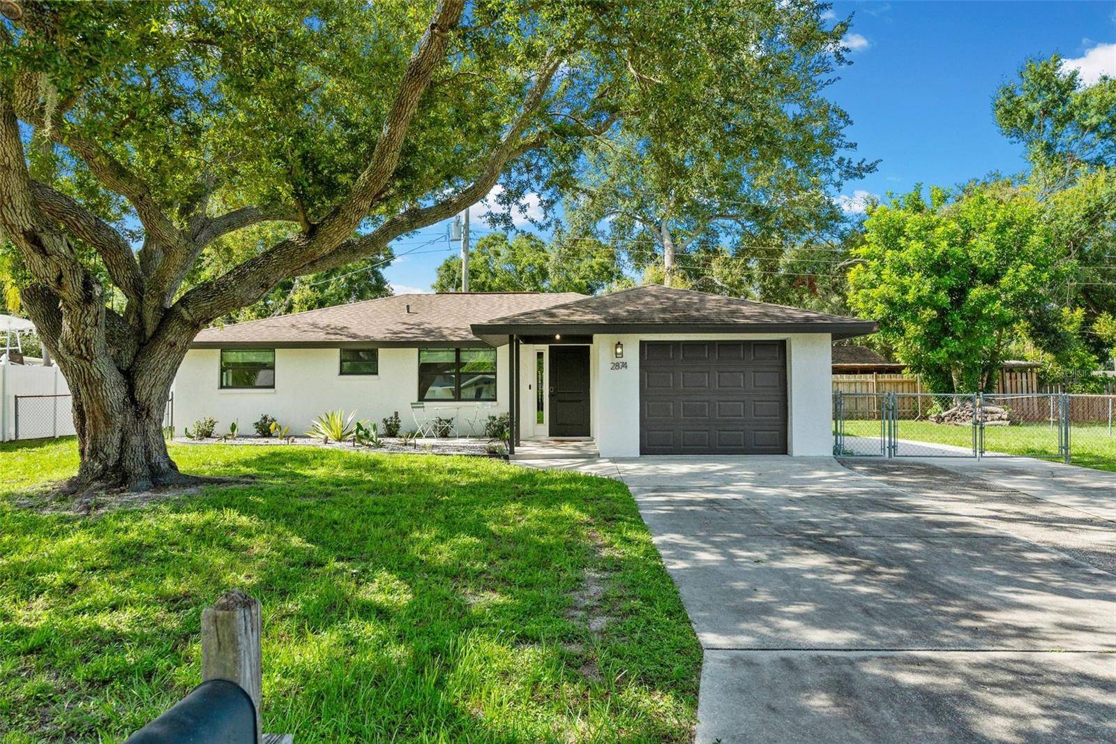 2874 DAVIS BLVD, Sarasota, FL 34237