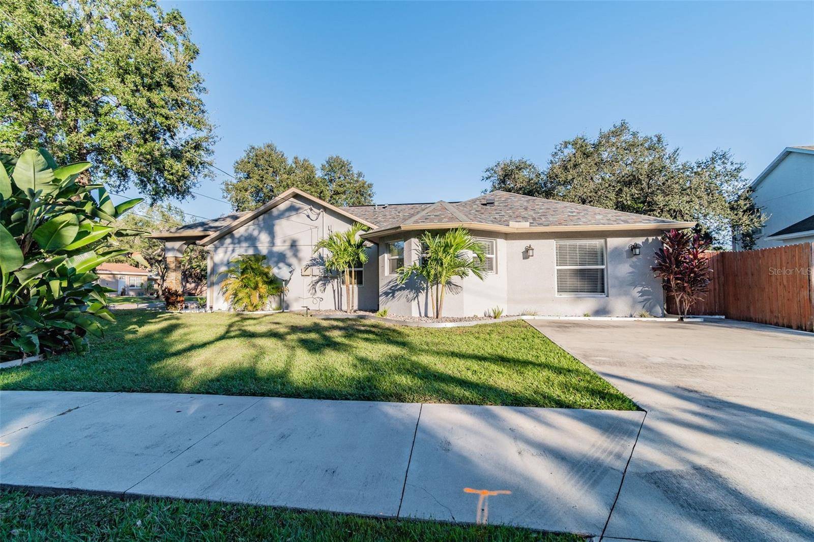 3208 W NAPOLEON AVE, Tampa, FL 33611