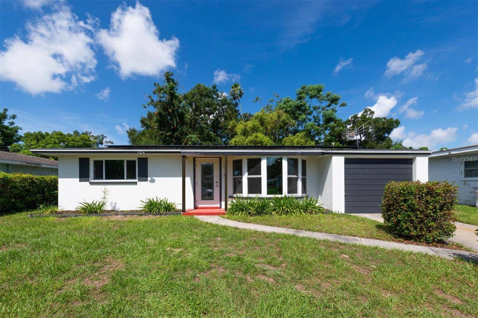 1516 COUNTRY LN W, Clearwater, FL 33759