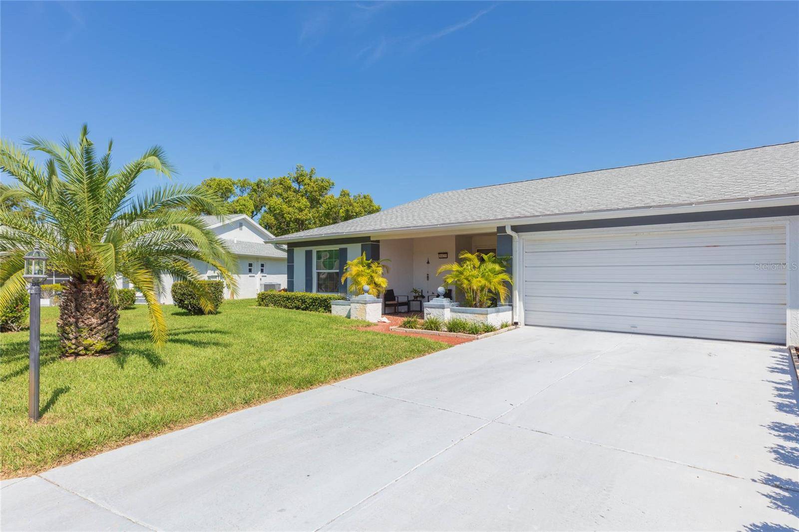 8423 PEBBLE DR, Port Richey, FL 34668