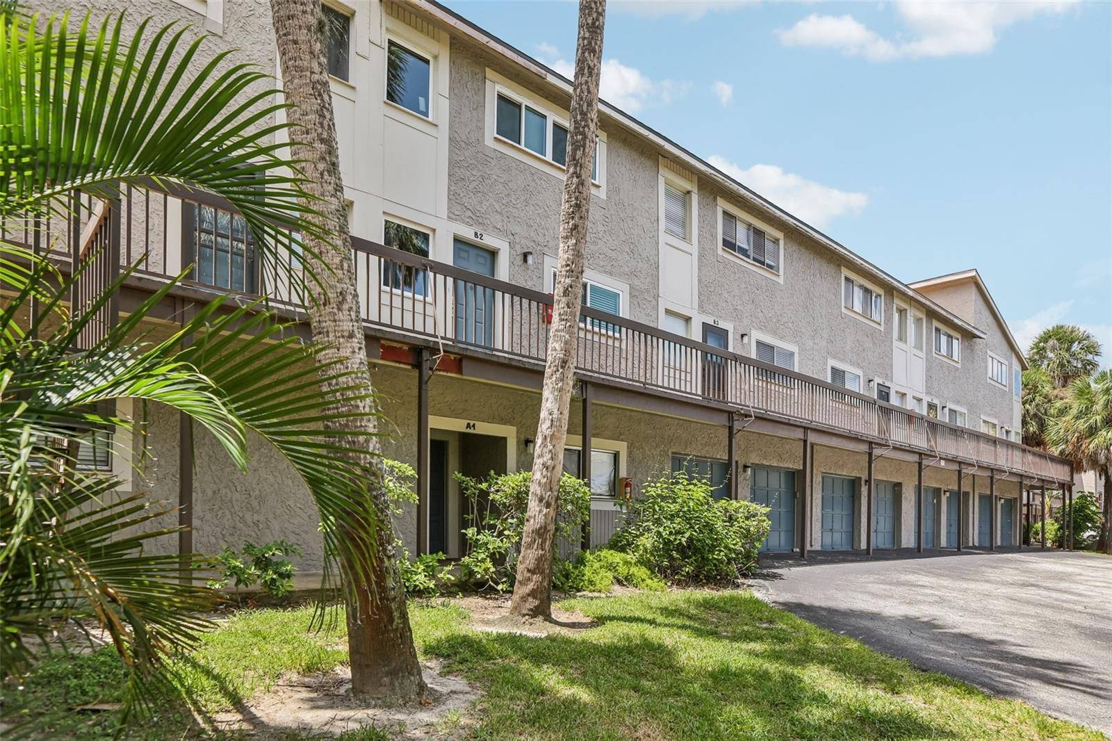 6325 NEWTOWN CIR #25B2, Tampa, FL 33615
