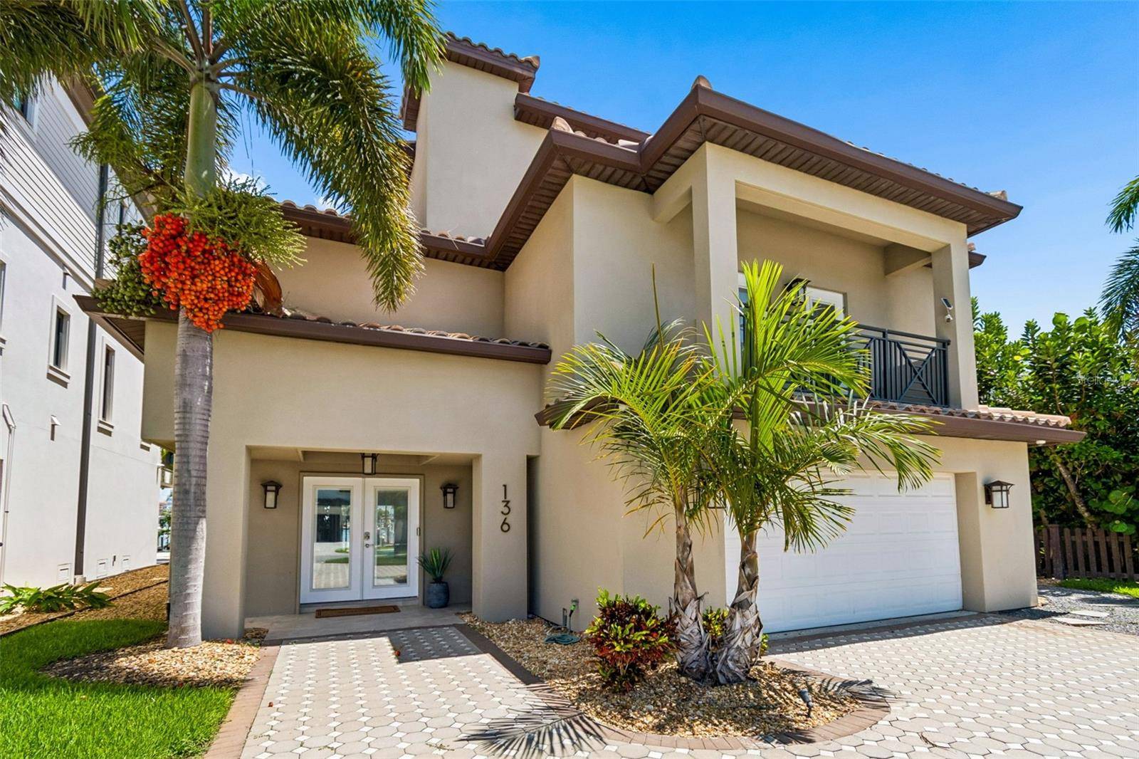 136 DEVON DR, Clearwater Beach, FL 33767