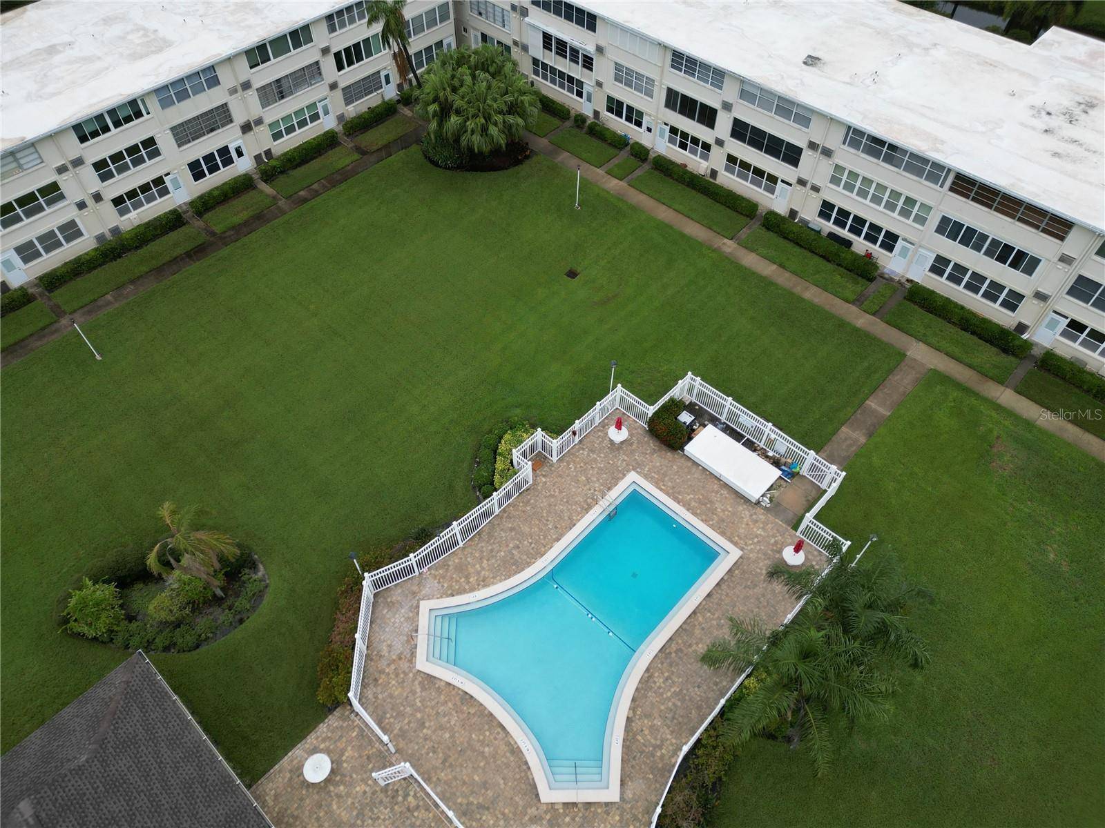 951 79TH AVE N #APT 322, St Petersburg, FL 33702