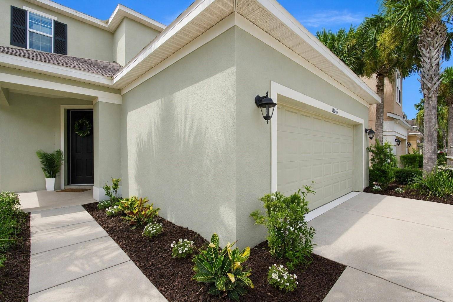 16065 BELLA WOODS DR, Tampa, FL 33647
