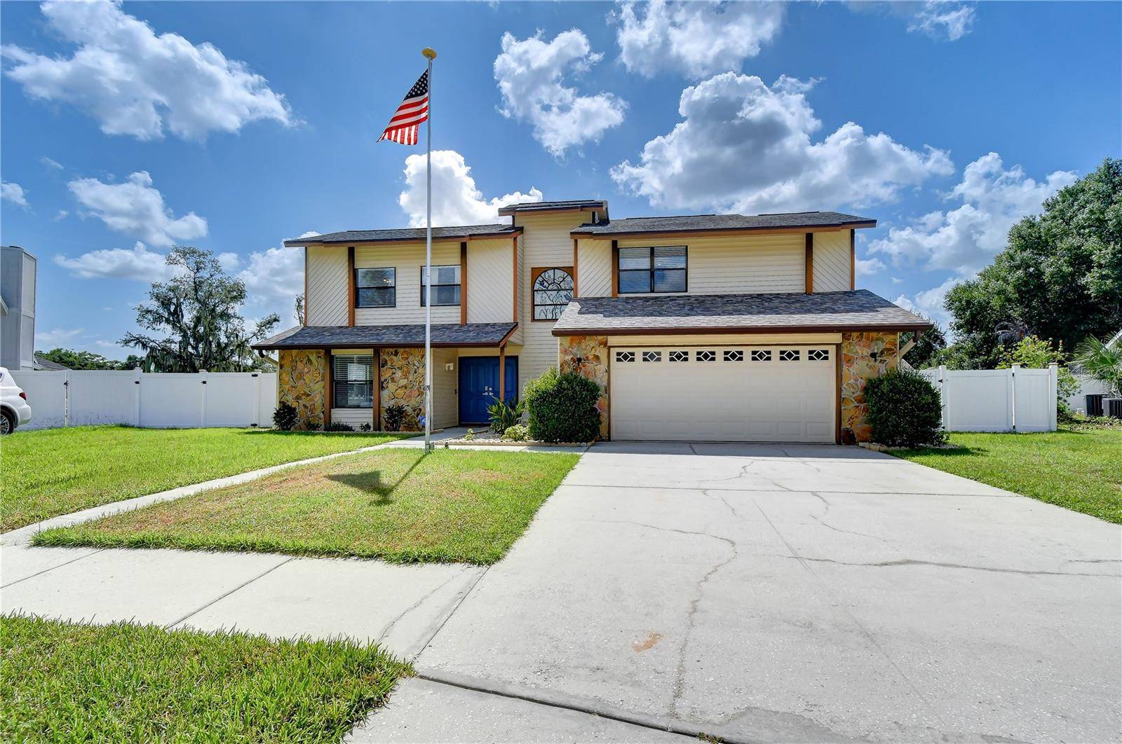1224 RAINBROOK CIR, Valrico, FL 33596