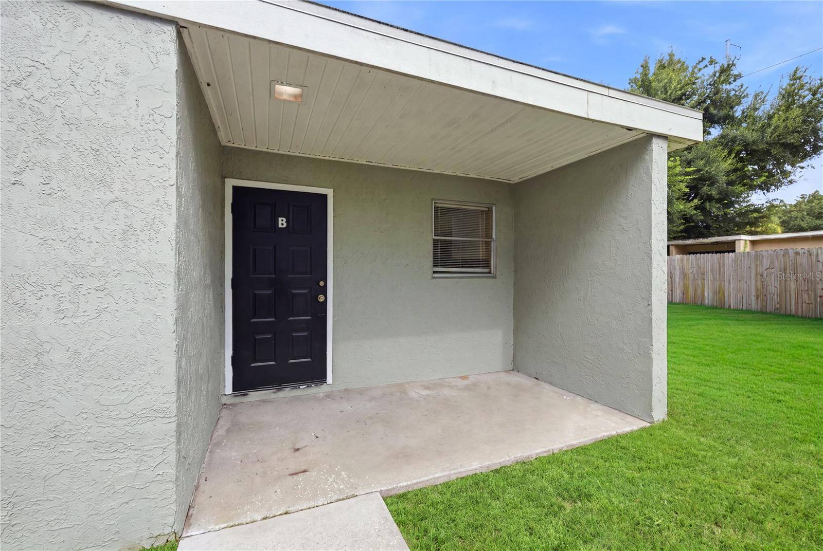 1009 E HOLLAND AVE, Tampa, FL 33612