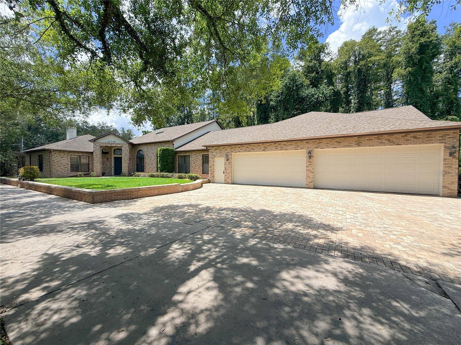 11708 ORANGE GROVE DR, Tampa, FL 33618
