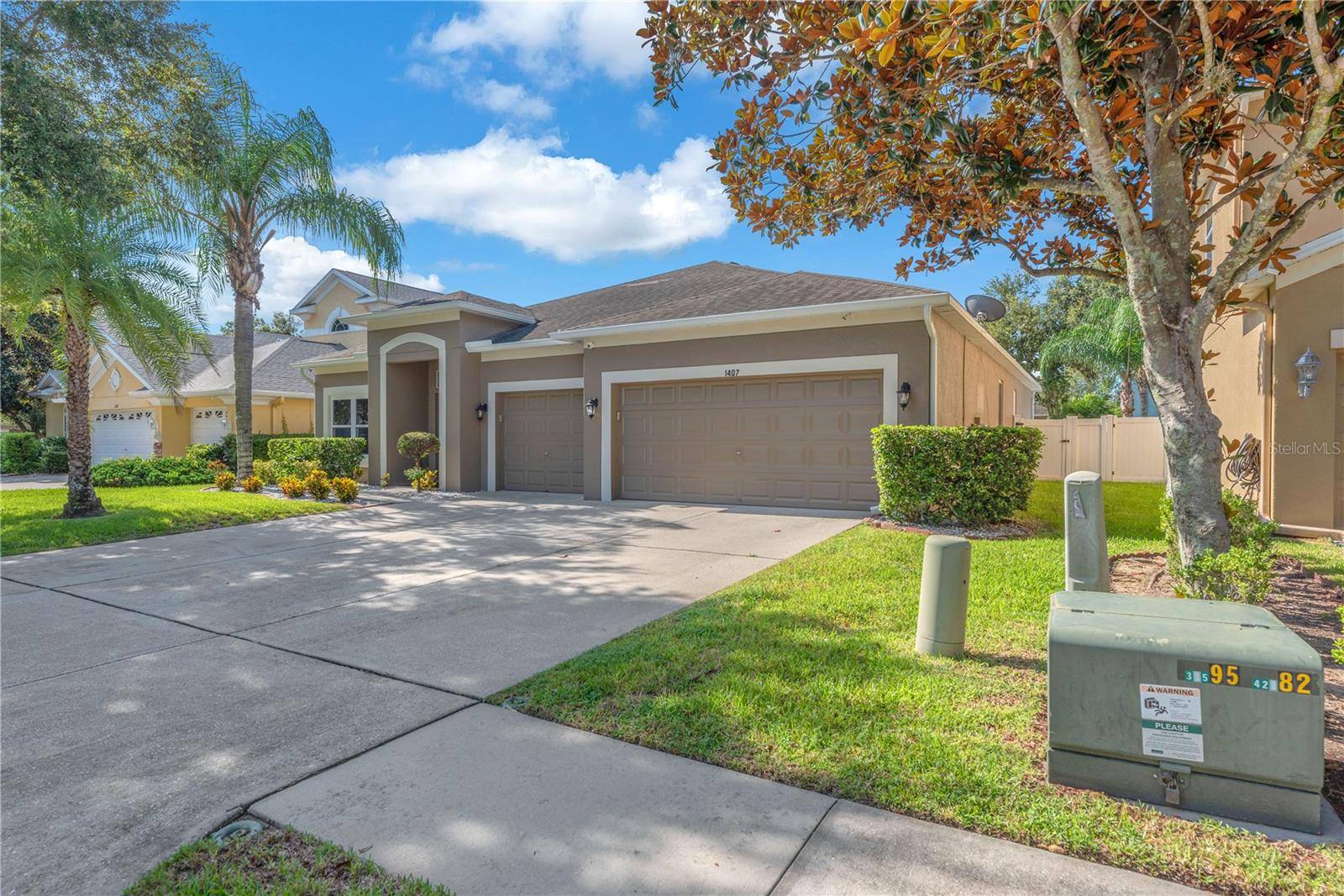 1407 RUSHGROVE CIR, Dover, FL 33527