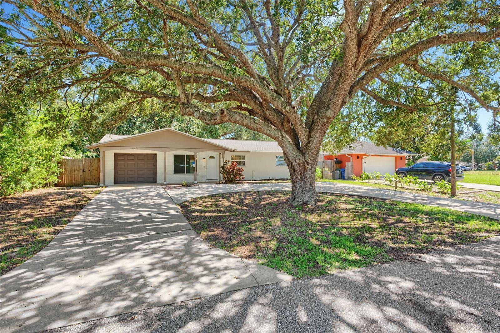 4680 CRONIN DR, Sarasota, FL 34232