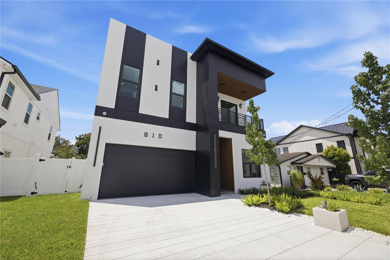 810 W BRADDOCK ST, Tampa, FL 33603