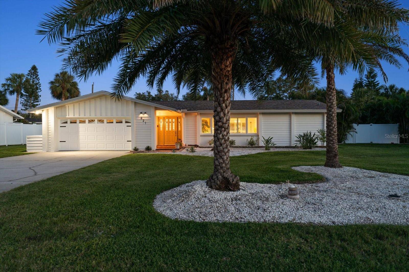 821 JACARANDA DR, Largo, FL 33770
