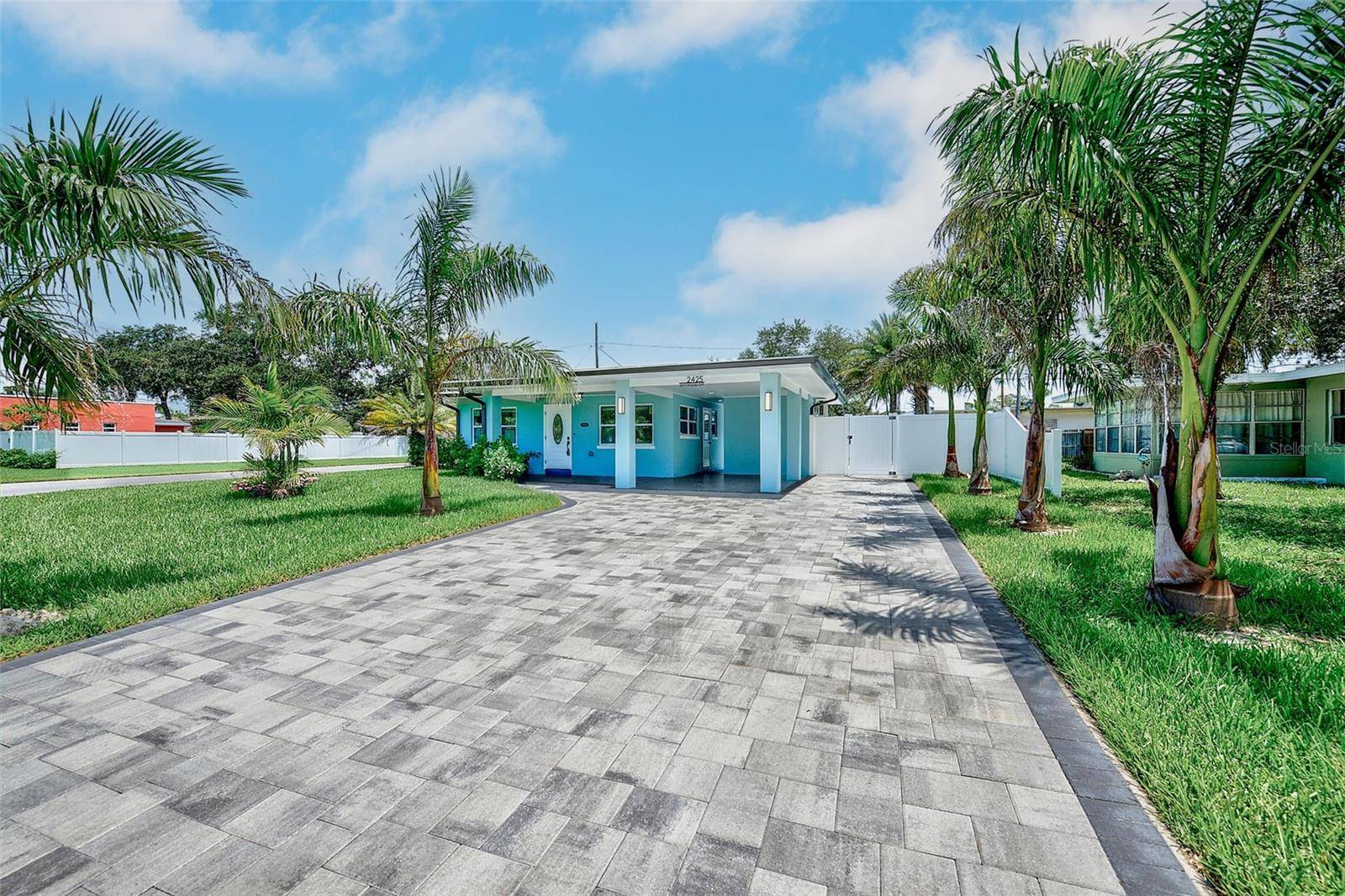 2425 BAYWOOD DR E, Dunedin, FL 34698