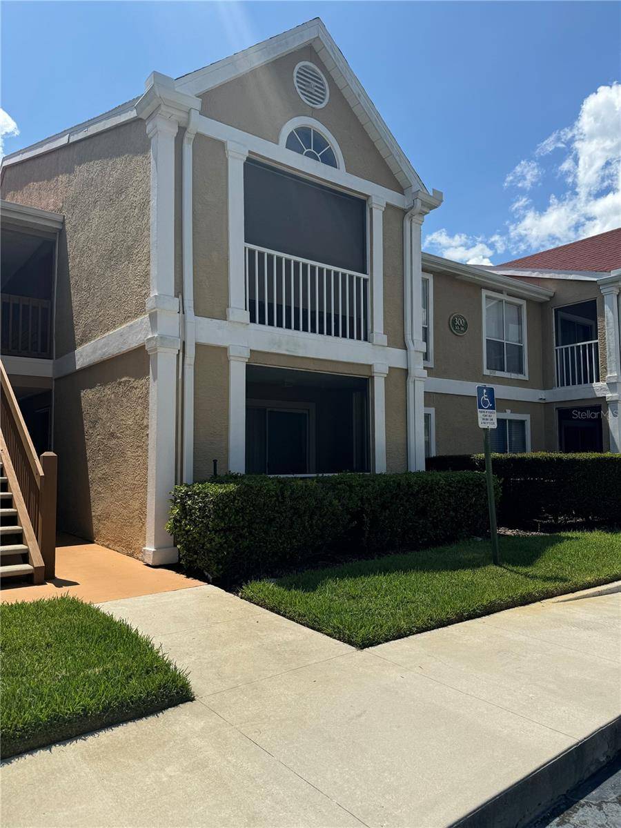 9481 HIGHLAND OAK DR #303, Tampa, FL 33647