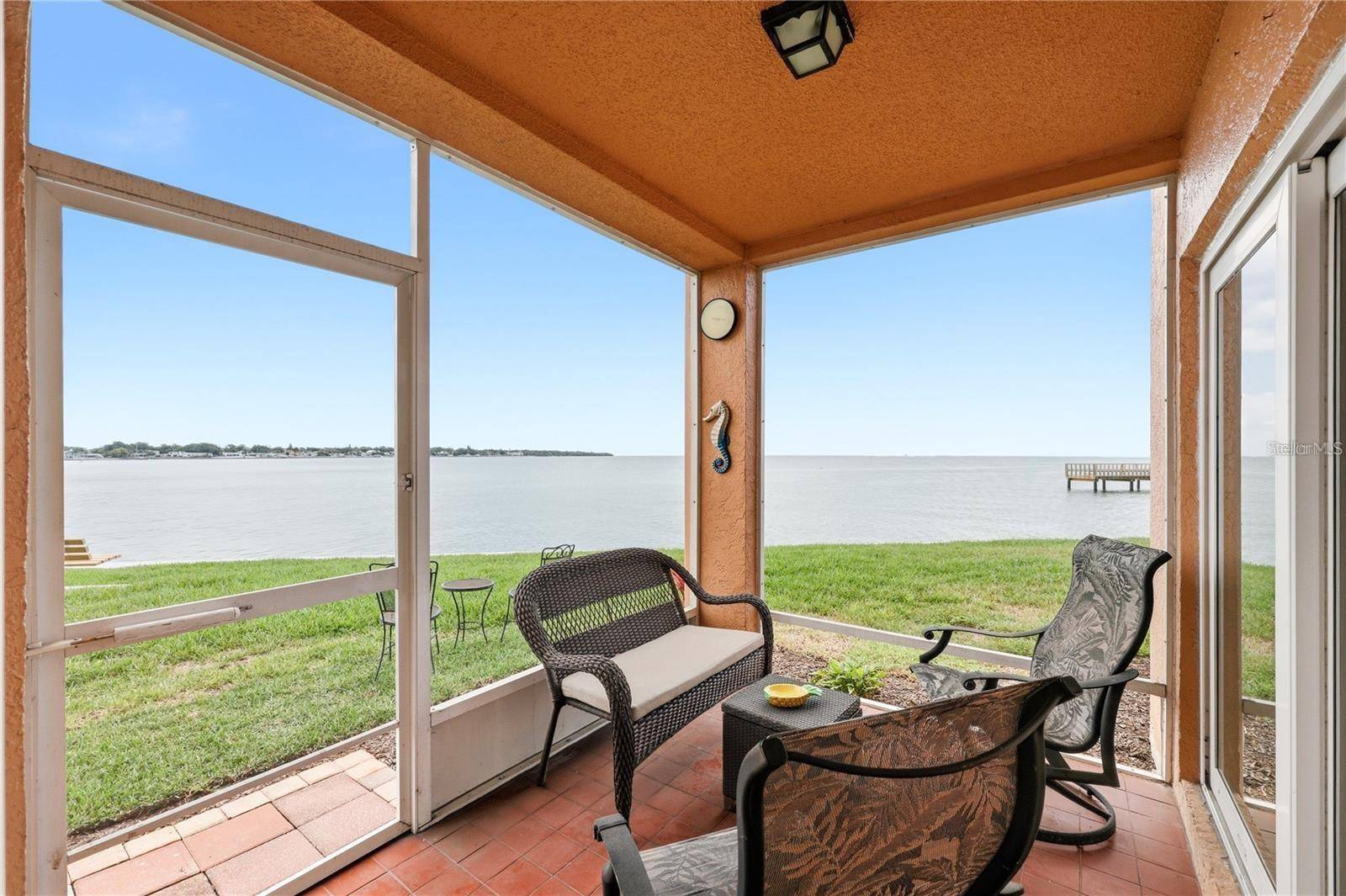 7400 SUNSHINE SKYWAY LN S #111, St Petersburg, FL 33711