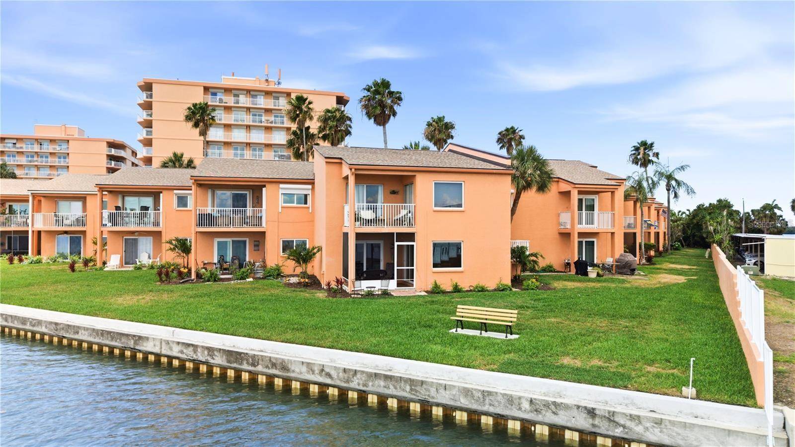 7400 SUNSHINE SKYWAY LN S #111, St Petersburg, FL 33711
