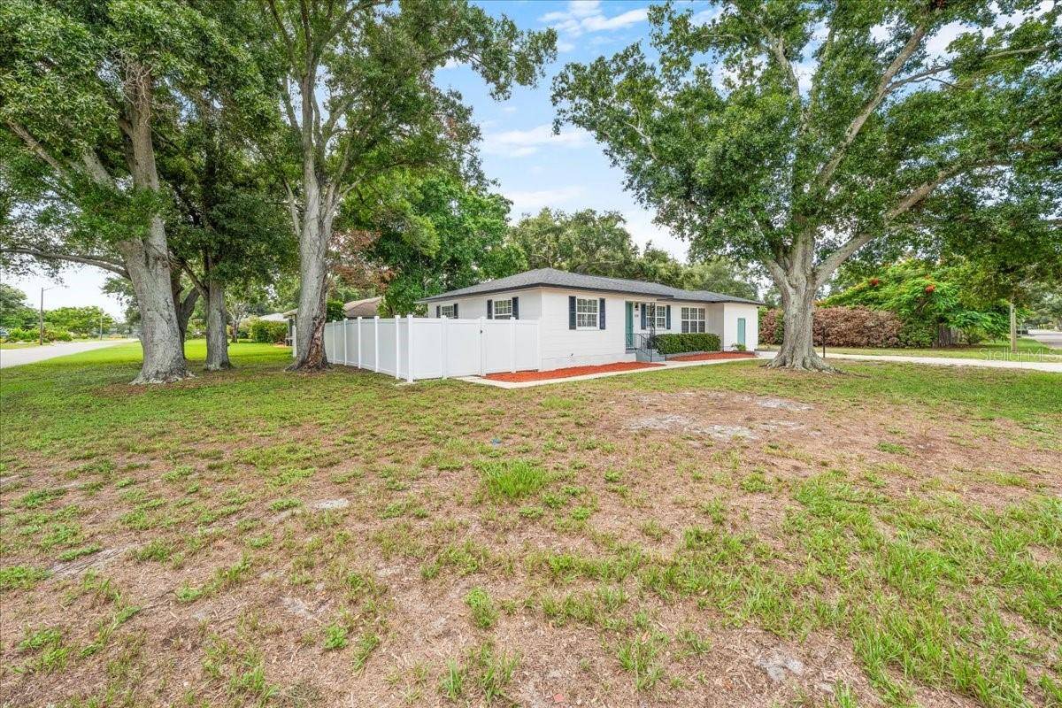 125 61ST ST N, St Petersburg, FL 33710