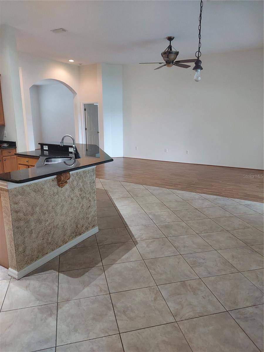 1003 LUMSDEN TRACE CIR, Valrico, FL 33594