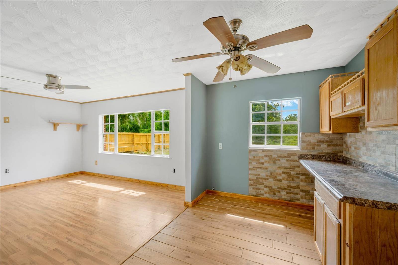 1619 N DOVER RD, Dover, FL 33527