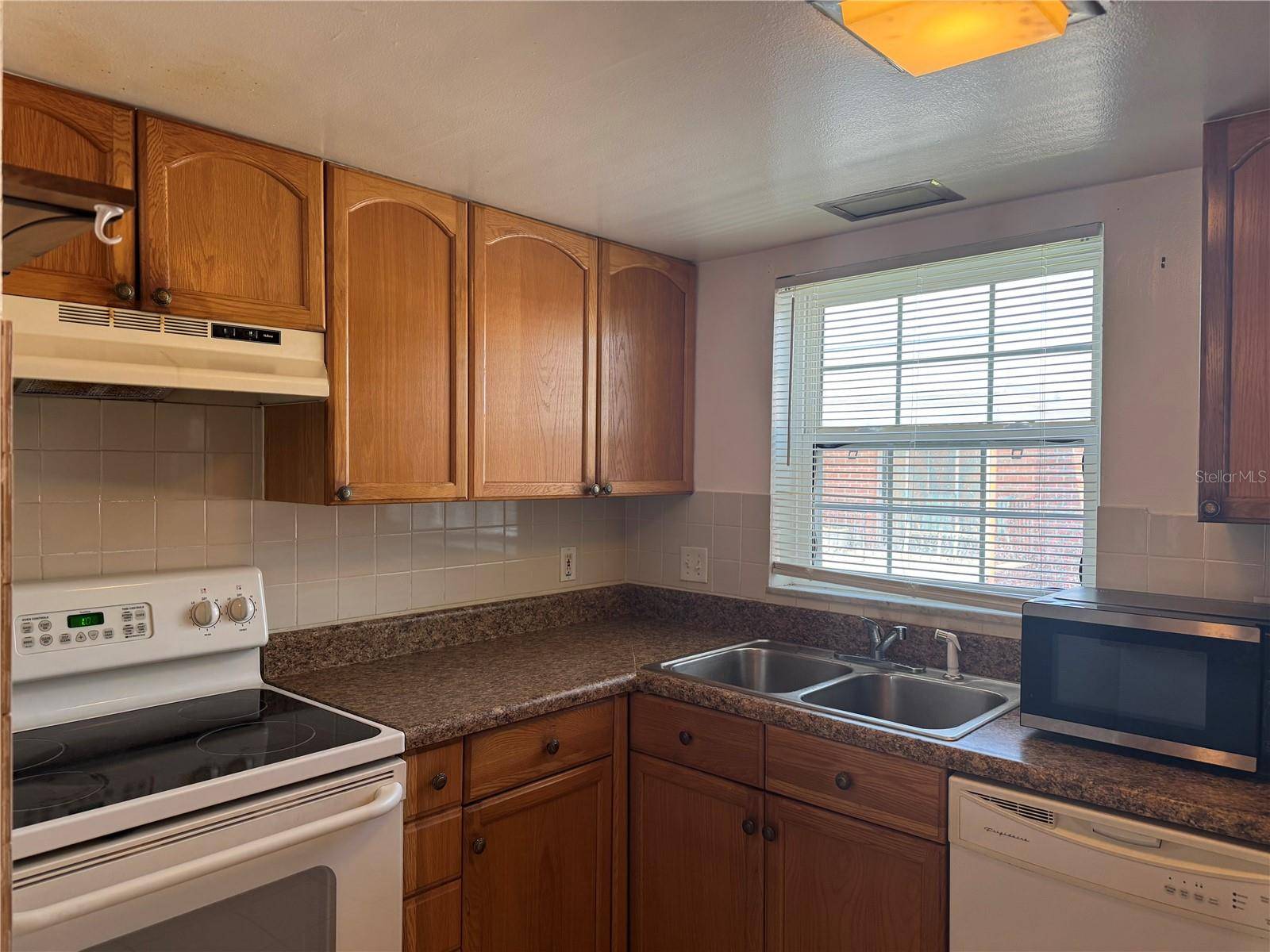 8542 10TH ST N #C, St Petersburg, FL 33702