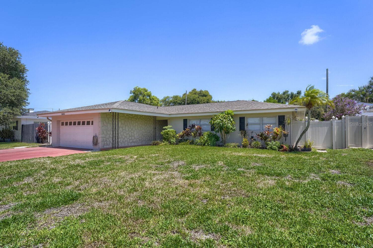 13931 DOMINICA DR, Seminole, FL 33776