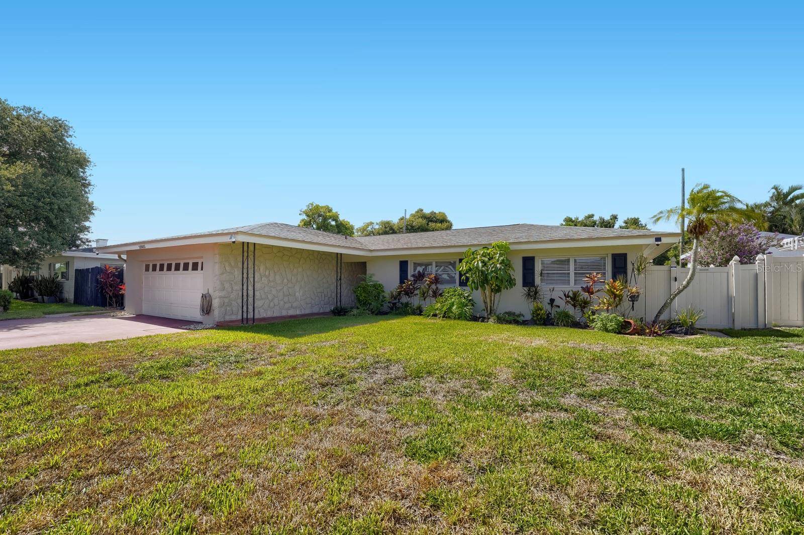 13931 DOMINICA DR, Seminole, FL 33776
