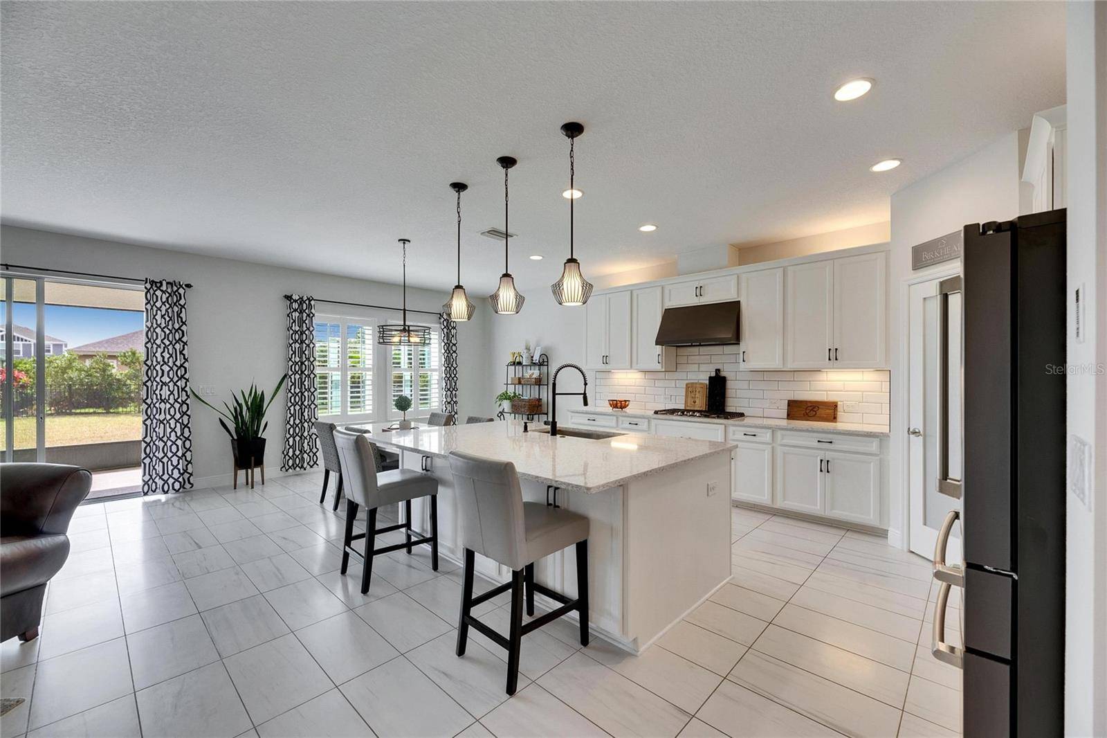 7528 PARADISO DR, Apollo Beach, FL 33572