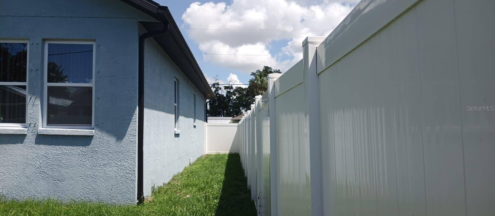 2736 W SPRUCE ST, Tampa, FL 33607