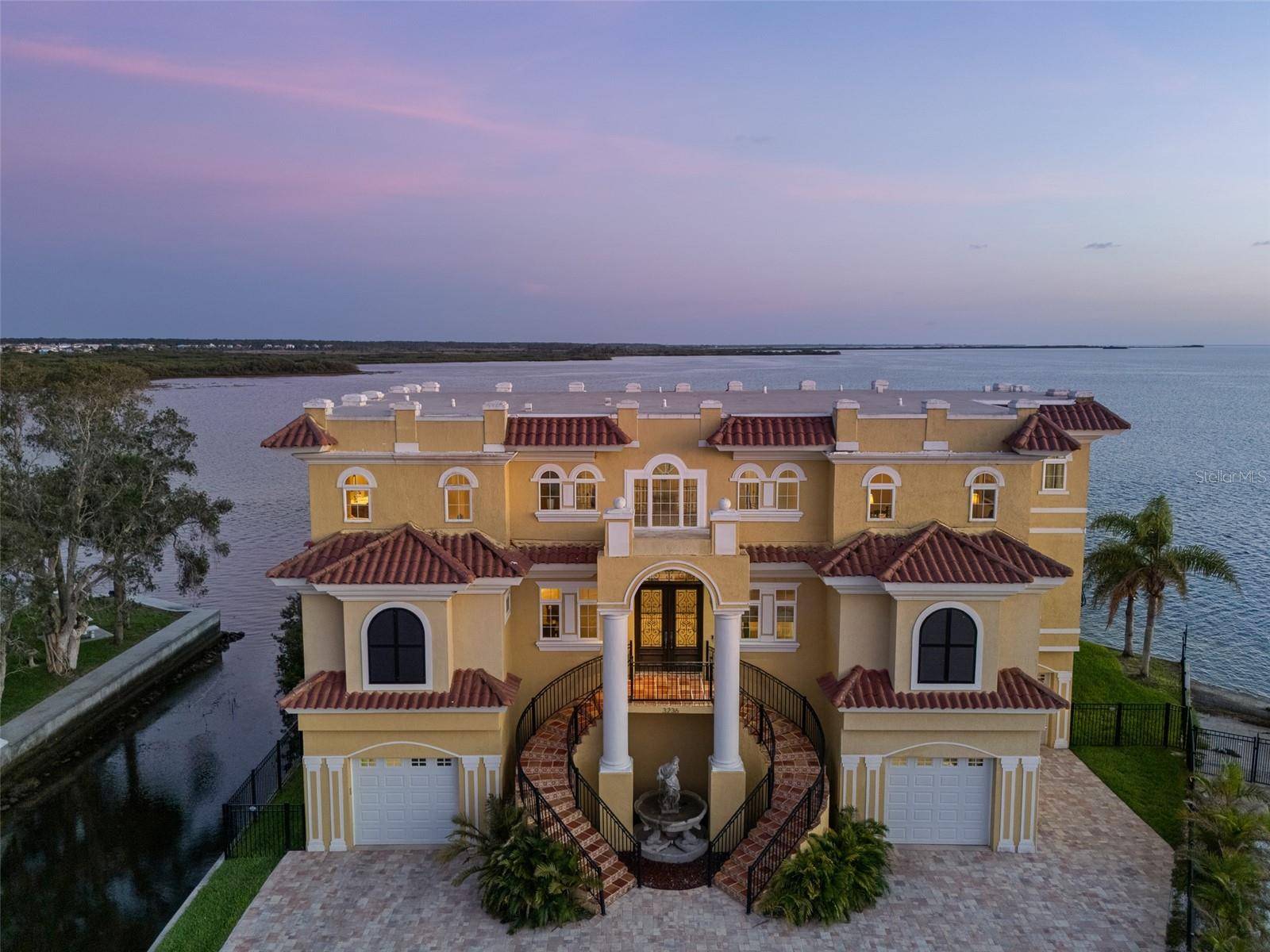 3236 GULF WINDS CIR, Hernando Beach, FL 34607
