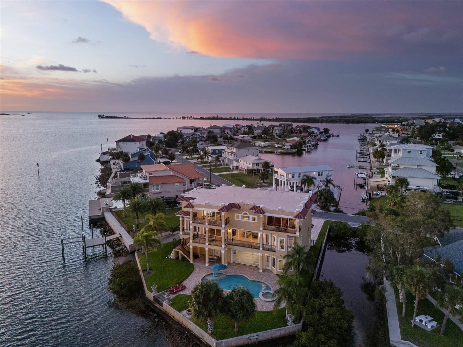 3236 GULF WINDS CIR, Hernando Beach, FL 34607