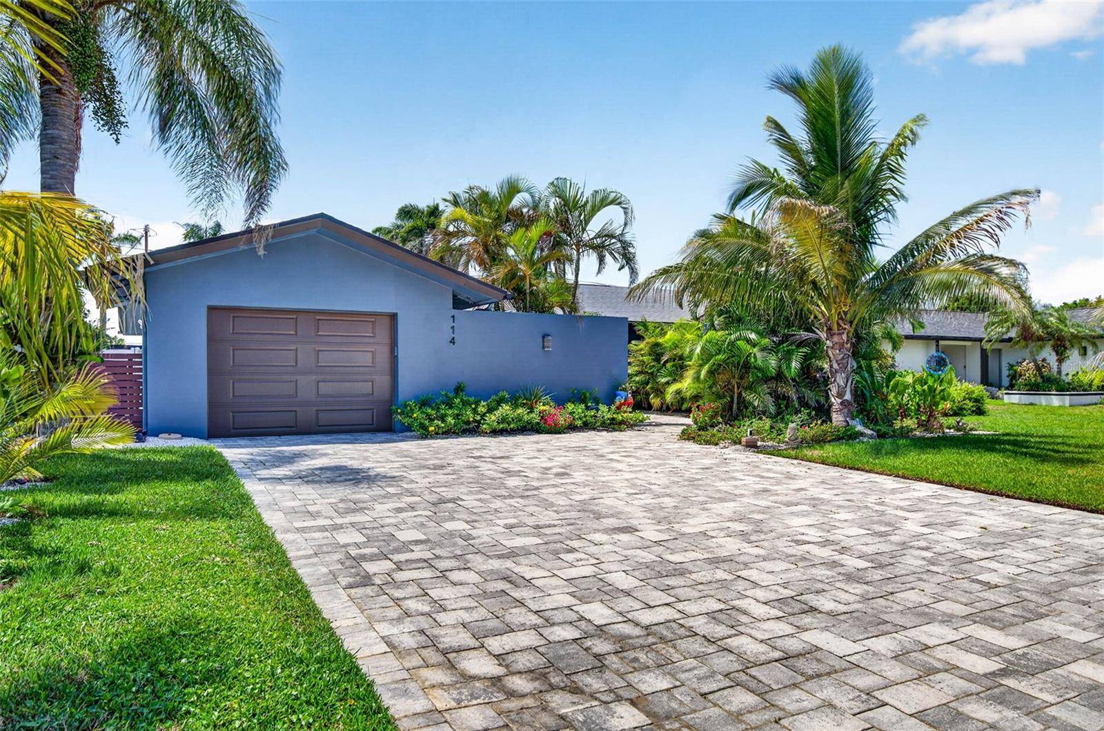 114 12TH ST, Belleair Beach, FL 33786