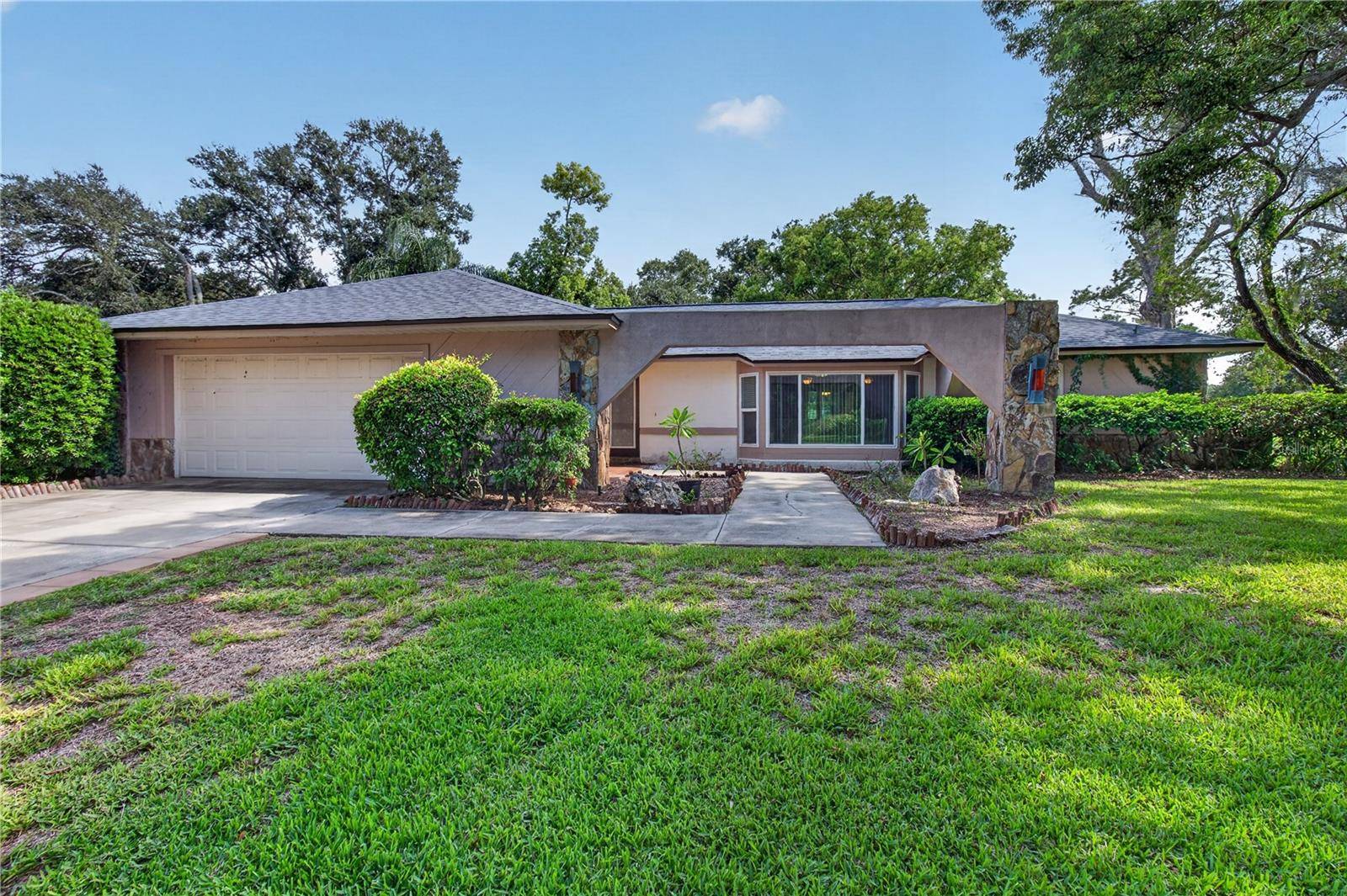 10 LINDEN LN, Palm Harbor, FL 34683
