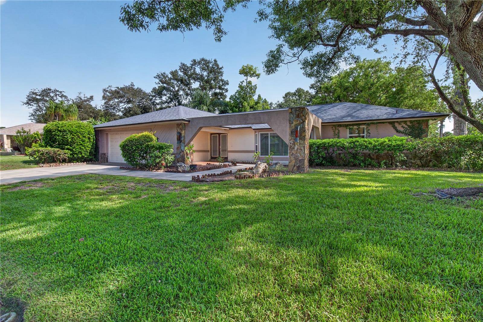 10 LINDEN LN, Palm Harbor, FL 34683