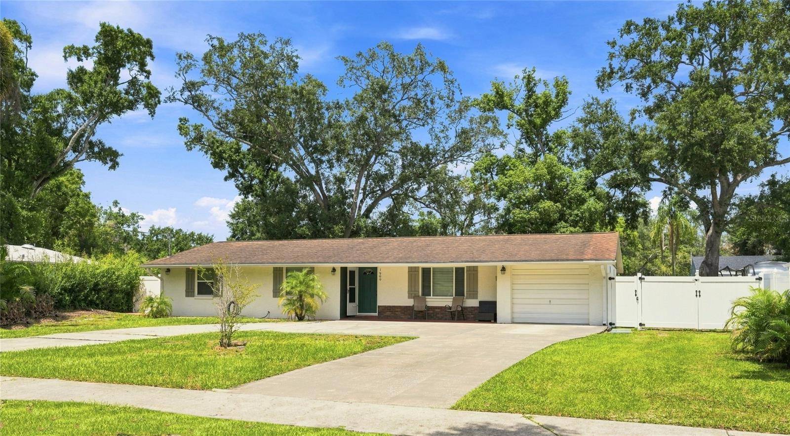 1909 W HANNA AVE, Tampa, FL 33604