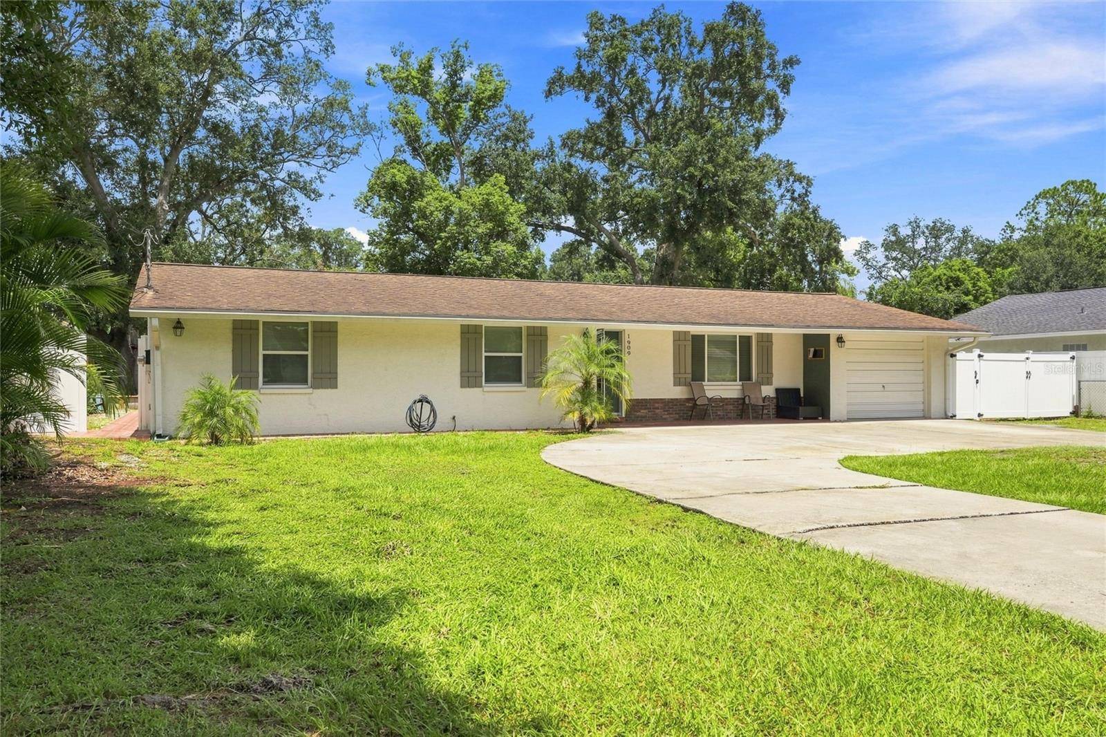 1909 W HANNA AVE, Tampa, FL 33604