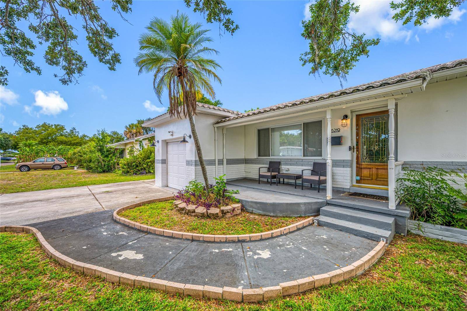 6219 HAMPTON DR N, St Petersburg, FL 33710