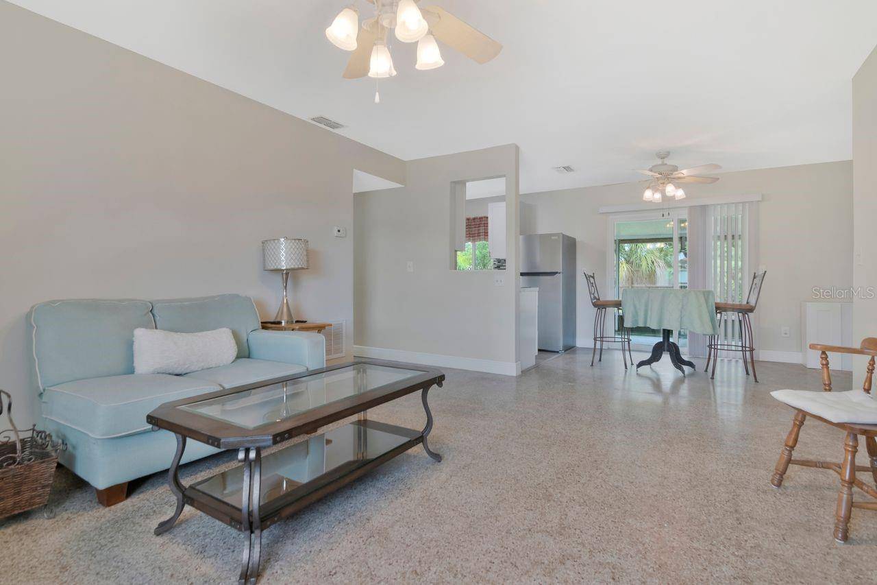 7713 W POWHATAN AVE, Tampa, FL 33615