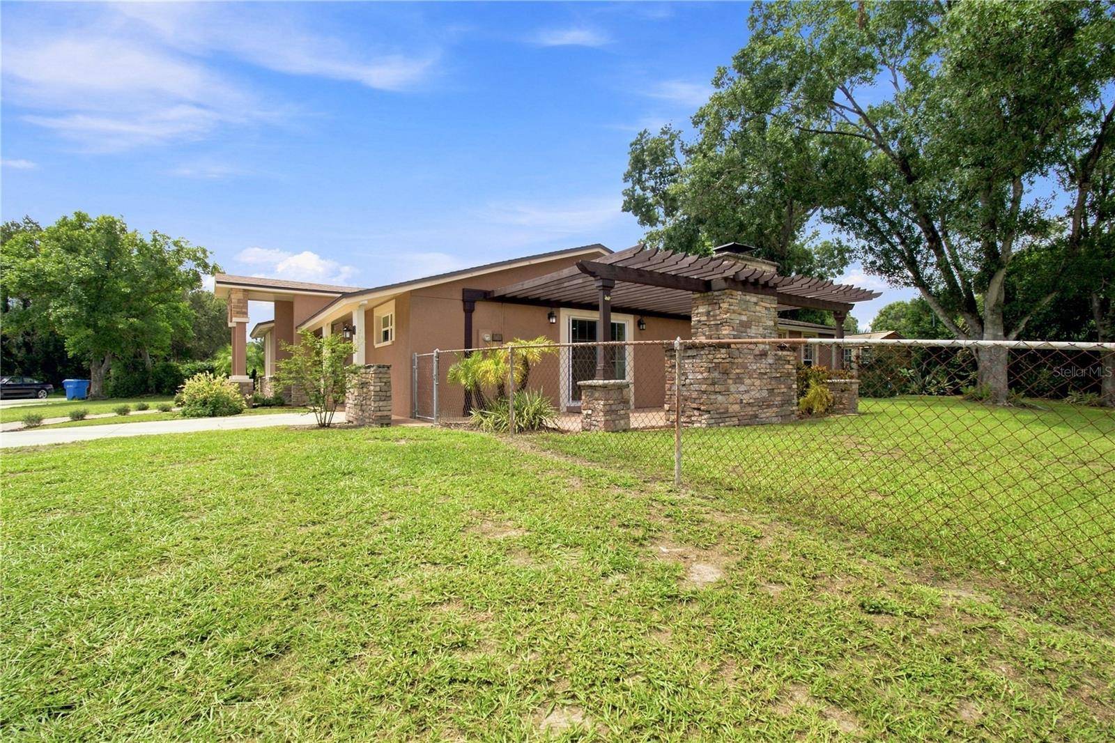 9020 AUBURN WAY, Tampa, FL 33615