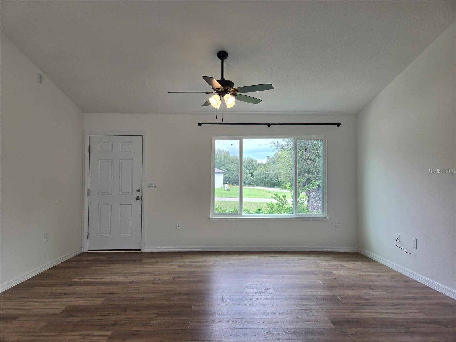 353 FISHER WAY, Ocklawaha, FL 32179
