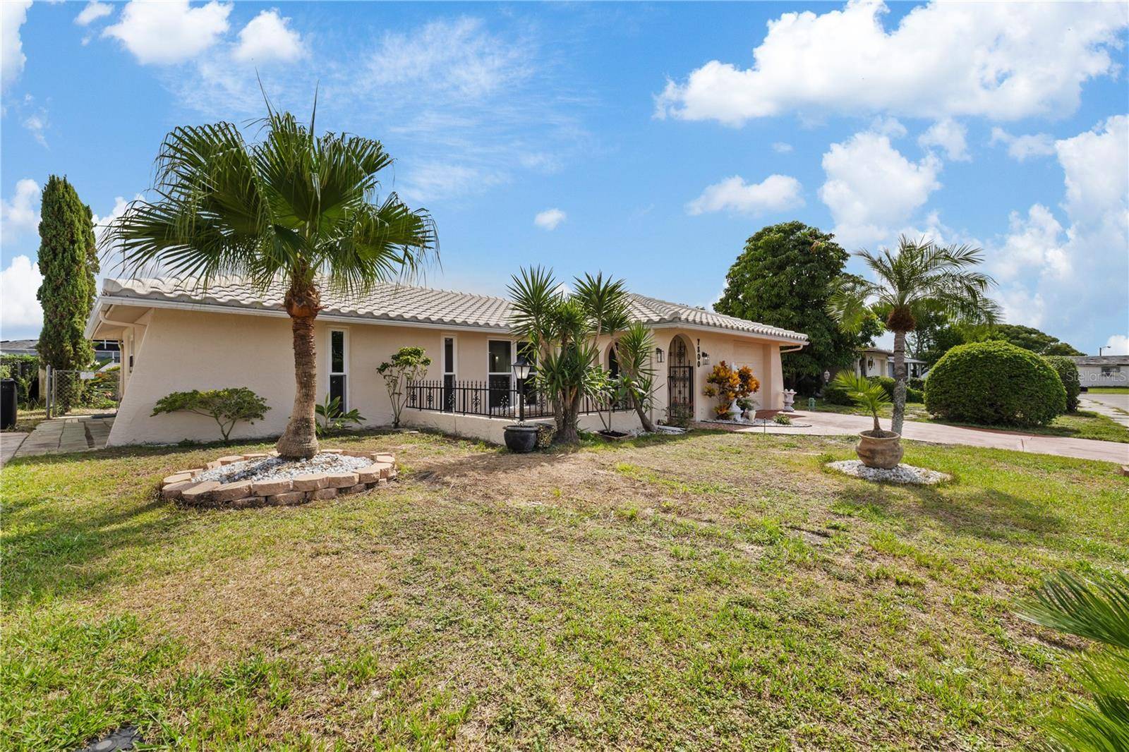 7800 BROOKRIDGE DR, Port Richey, FL 34668