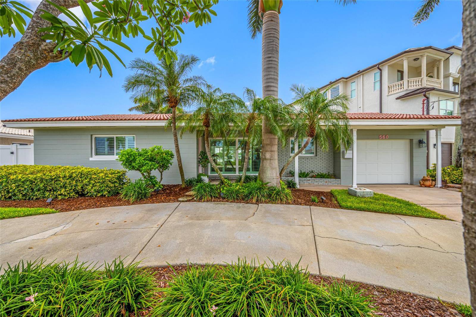 560 79TH ST S, St Petersburg, FL 33707