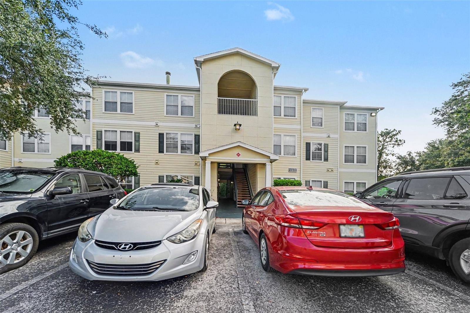 18193 STERLING GATE CIR, Tampa, FL 33647
