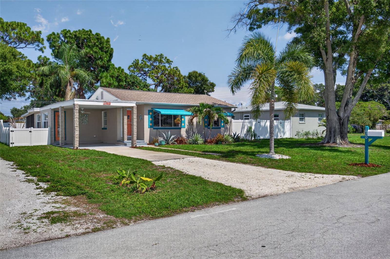 1420 GRAY ST S, Gulfport, FL 33707
