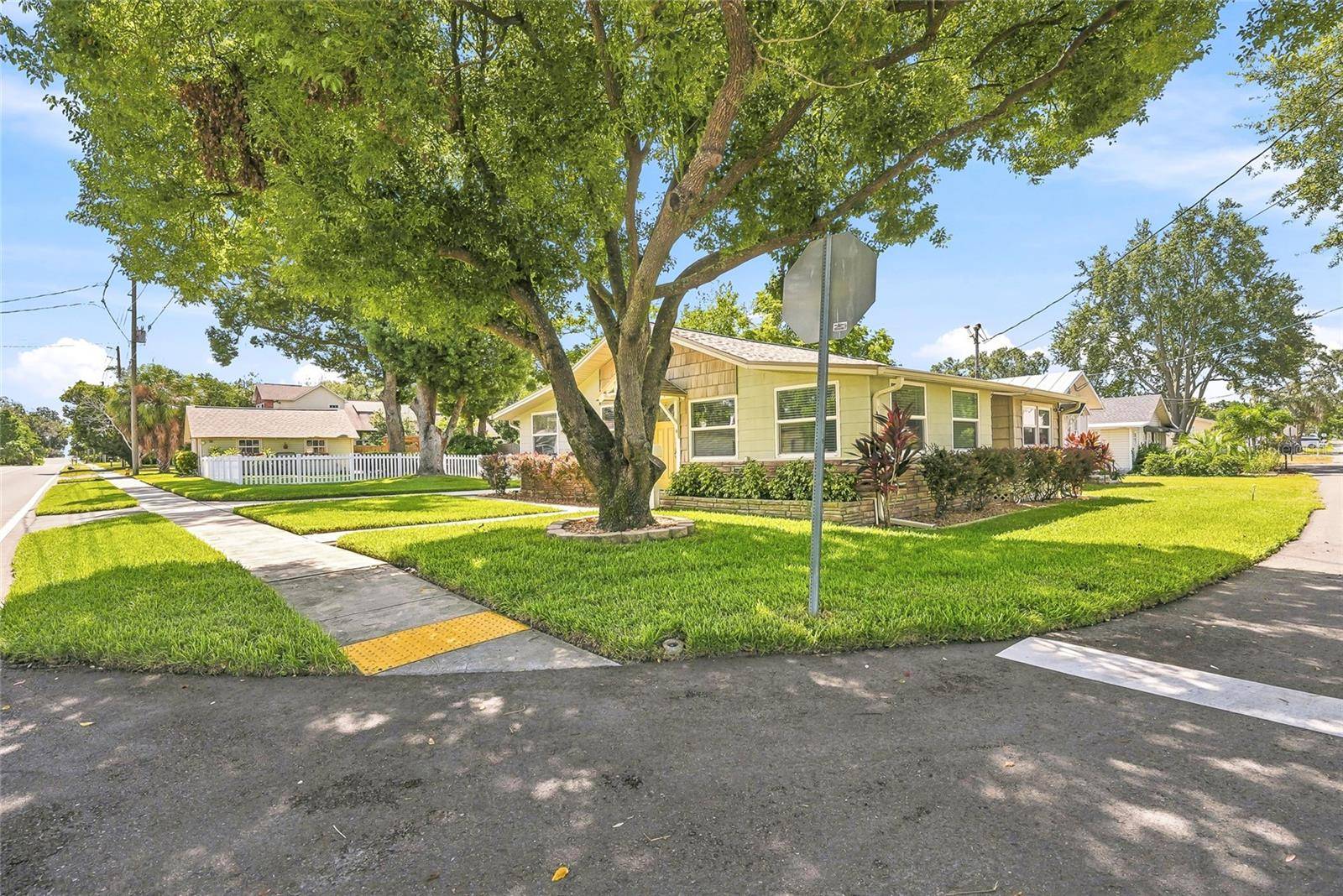 6052 NEBRASKA AVE, New Port Richey, FL 34653