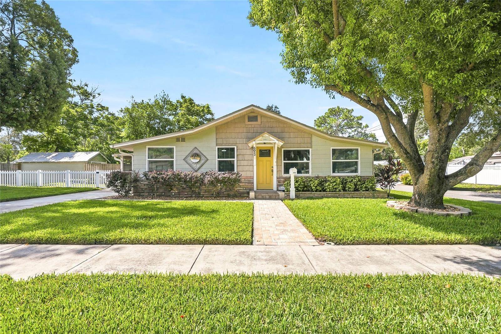 6052 NEBRASKA AVE, New Port Richey, FL 34653