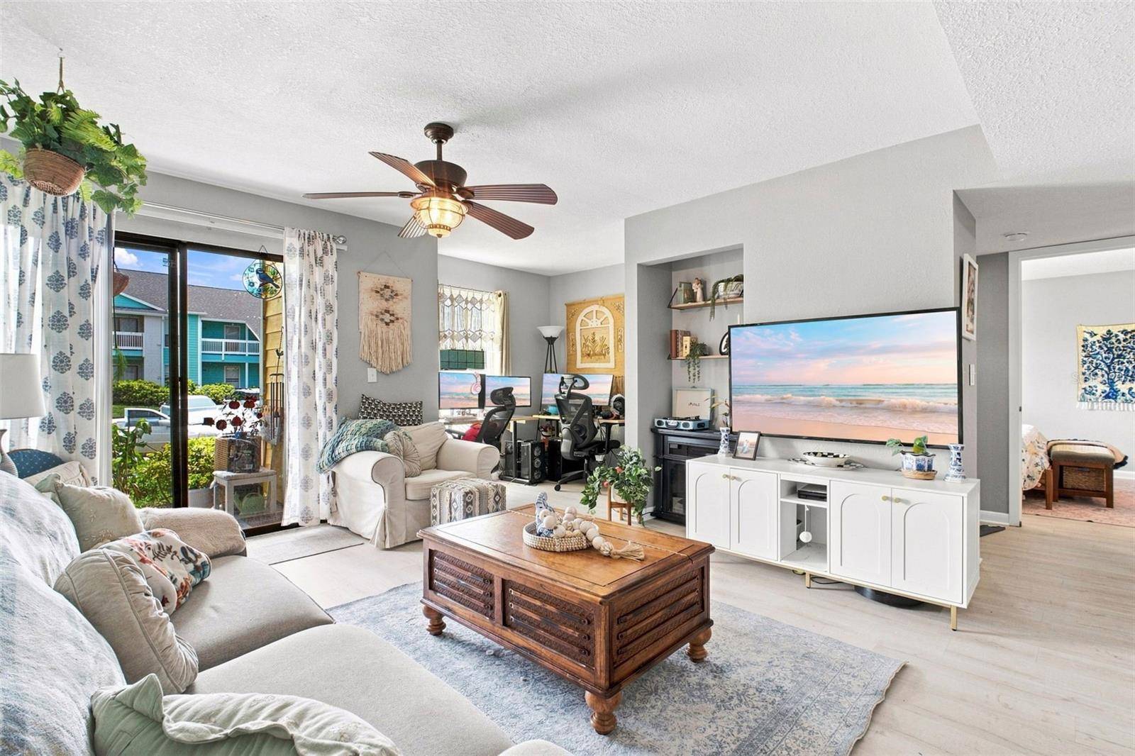 455 ALT 19 S #17, Palm Harbor, FL 34683