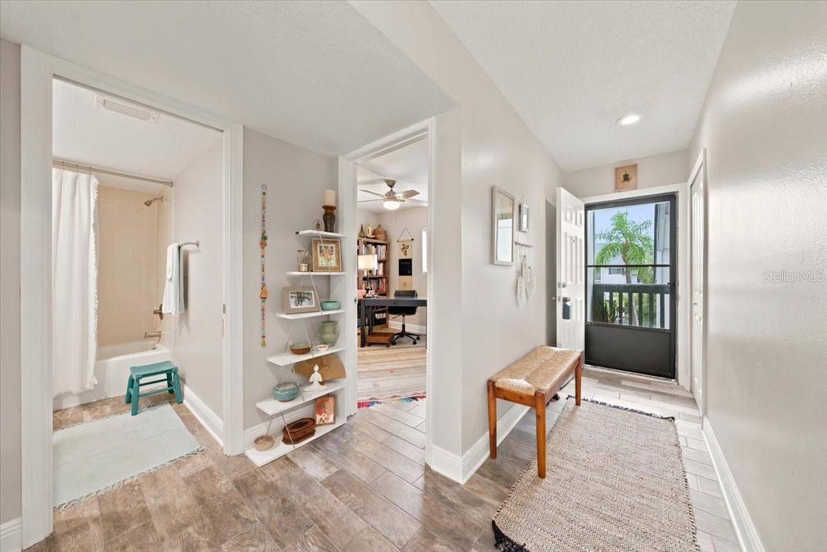 817 B BAHIA DEL SOL DR #40, Ruskin, FL 33570